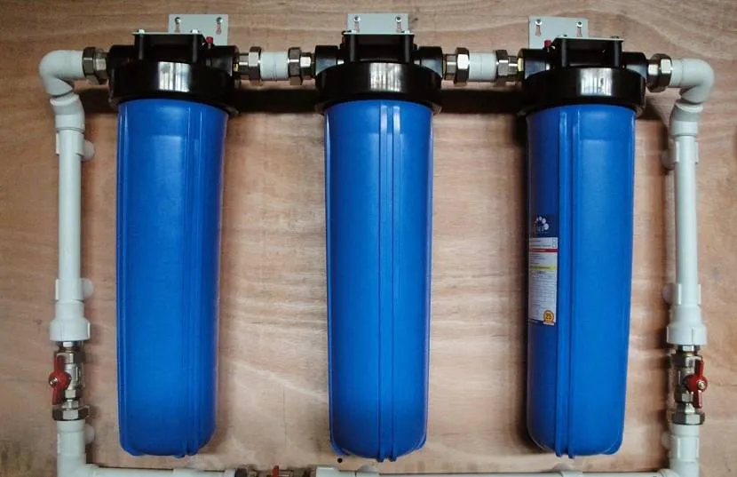 Магистральные фильтры для воды, врезанные в водопровод