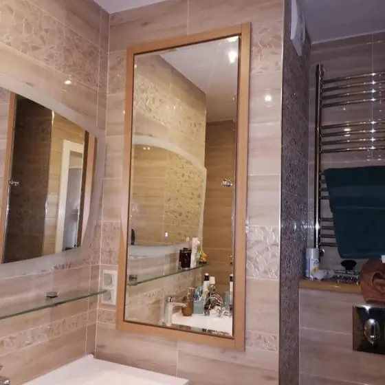 Зеркальная дверца для шкафчика в ванную
