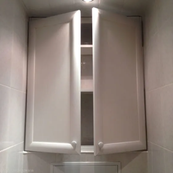 Двери распашные сантехнические в ванную