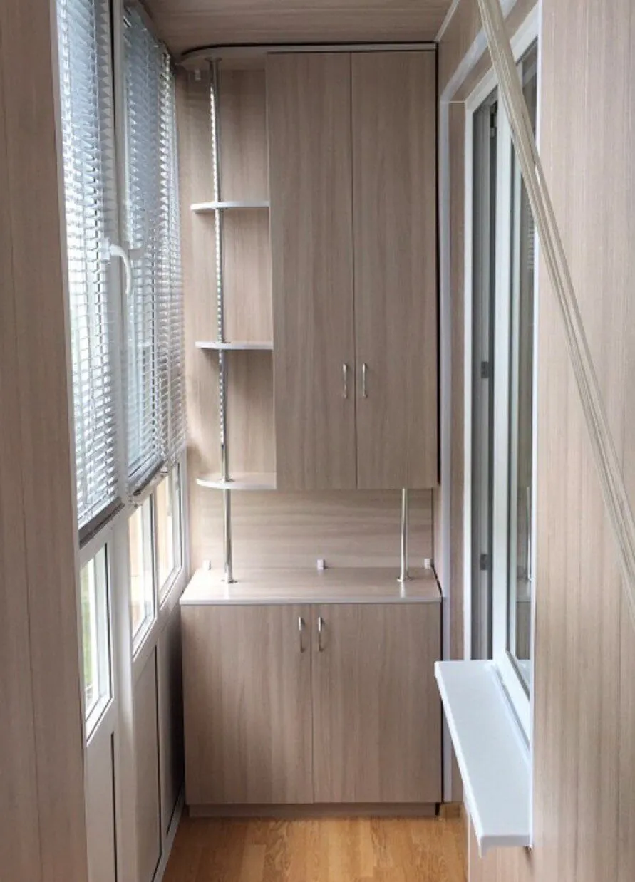 Практичные шкафы на балкон
