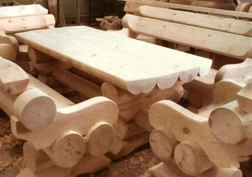 деревянный стол в баню